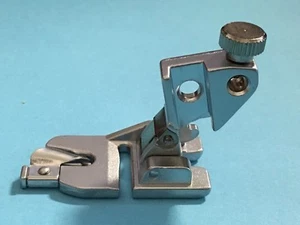 Pfaff Rollsäumer 4 mm (IDT) inkl. Fußhalter für Creative, Expression,Select, - Bild 1 von 4