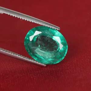 Zambian Lab-grown Green Emerald 8.075 Ct. Oval Cut Loose Stone For Jewelry - Picture 1 of 4