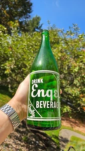 Vintage 1951 grüne ENGEL Getränke Fond Du Lac Wis Sodaflasche 1 Quart 32 Unze - Bild 1 von 10