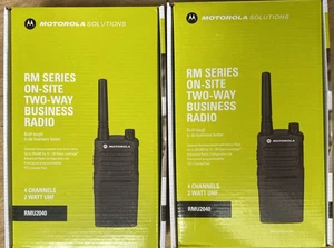 NUEVO Juego de 2 Radio de Dos Vías Motorola RMU2040 Serie RM In situ 4 Canales 2 Vatios - Imagen 1 de 8