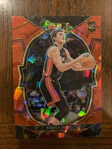 Baloncesto Panini Select 2022-23 #91 Nikola Jovic RC rojo hielo agrietado Prizm Heat - Imagen 1 de 2