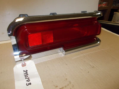 Conjunto de lámpara trasera Mopar NOS teniente 1969 Plymouth Fury I, II, excepto S/Wagon Foto 1 de 3