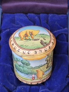 Halcyon Days Winnie the Pooh Three Cheers for Pooh caja de baratijas esmaltadas, en caja limitada  - Imagen 1 de 6