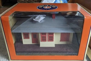 Lionel O-Scale Station Building - Picture 1 of 4
