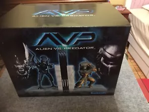 Alien Vs Predator Bookends Limited Edition - Diamond Select Toys 350/1500 - Picture 1 of 12