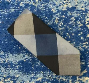 Corbata hecha a mano The Tie Bar azul marino con sesgo plateado a cuadros lana seda - Imagen 1 de 5