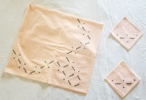 VTG Tea Card Tablecloth Topper Peach Linen Daisy Chain Cross Stitch Embroidery - Picture 1 of 12