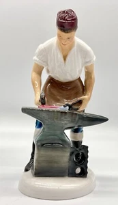 ROYAL DOULTON FIGUR DER SCHMIED VON WILLIAMSBURG, HN2240, 7", HERVORRAGENDER ZUSTAND - Bild 1 von 17