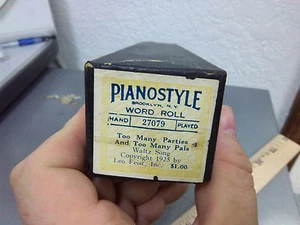 Pianoestilo, rollo de piano para músico, demasiadas fiestas y demasiados amigos bonito coleccionable - Imagen 1 de 2