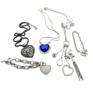 Heart Jewelry Lot Necklaces Bracelets Crystal Accent 5 Items Pre-owned Unbranded - Imagen 1 de 12