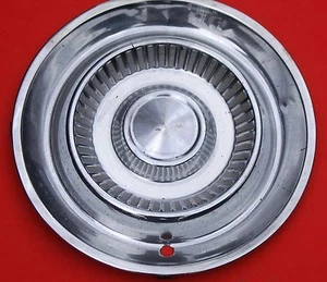 1957 DeSoto  Hub Cap– with four metal clips - Bild 1 von 1