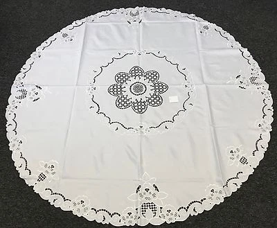 Polyester 58'' Round Solid White Floral Embroidery Cutwork Tablecloth Napkins - Image 1 of 4