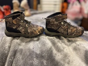 OZARK TRAIL HIKER BOOTS SIZE 10 Kids - Picture 1 of 4