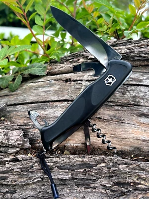 Navaja suiza Victorinox Onyx empuñadura Ranger negra 55, 130 mm, 0,9563.C31P nueva en caja Foto 1 de 4