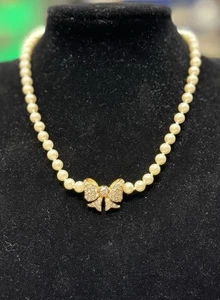 Swarovski Faux Pearl And Crystal Bow Signed  Necklace - Picture 1 of 8