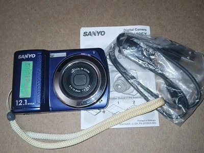 SANYO S120 Digital Camera 12.1 MP, 3X OPTICAL ZOOM -- For Parts - Image 1 of 4