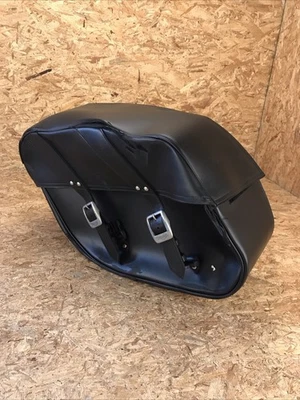 Triumph OEM T2350853 Leather Saddlebag Panniers Thunderbird America Speedmaster  - Image 1 of 4