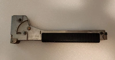 Prendedor/grampeador de martelo resistente HT-50A - Imagem 1 de 2