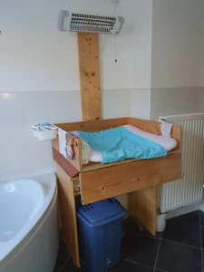 Wickelkommode mit Wärmelampe/ Heizstrahler DIY - Bild 1 von 2