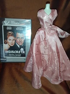 VESTIDO BARBIE VESTIDOS INOLVIDABLES SALVAT INGRID BERGMAN - ENVIO CERTIFICADO - Imagen 1 de 4