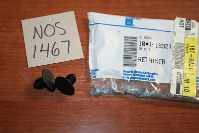 Nuevo de Lote Antiguo Delantal Superior Deflector Empuje Retenedor 1619321 Cantidad2 96-99 Tahoe Suburban Yukon Foto 1 de 4