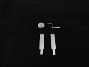 A.B.S SIDELINES 1:43 - 0 GAUGE WHITE METAL GRINDING WHEEL and STAND S.S83 - Picture 1 of 2