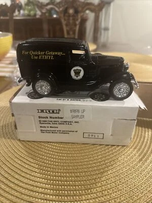 Banco de monedas de coche Ford Ertl 1932 con llave - nuevo en caja  Foto 1 de 4