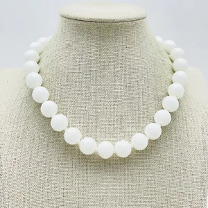 Vintage MIRIAM HASKELL Necklace White Milk Glass Beads Signed Baroque Style - Picture 1 of 6