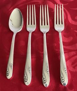 Holmes & Edwards silverplate Romance 3 youth forks & 5  o'clock teaspoon EUC - Picture 1 of 4