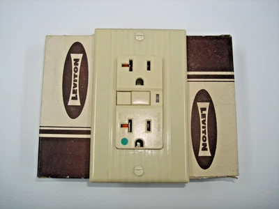 De colección Uniline Marfil Decora GFCI Interruptor Salida Cubierta Placa Leviton Acanalado Foto 1 de 4