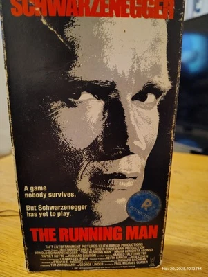 The Running Man VHS Tape 1987 Sci-Fi Action Arnold Schwarzenegger  - Image 1 of 4