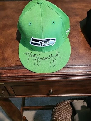 Sombrero Reebok ajustado nuevo autografiado por Matt Hasselbeck Seattle Seahawks Foto 1 de 4