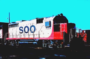 ORIGINAL KODACHROME SLIDE SOO LINE GP-35 #723 MARCH 1985 - Picture 1 of 1