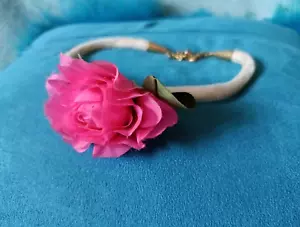 Vintage 1970s White Velvet Choker With Fabric Rose - Disco, Romantic - Picture 1 of 20