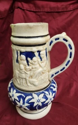 Antigua jarra grande de gres, escenas para beber detalles de cobalto hecha en Japón Foto 1 de 4