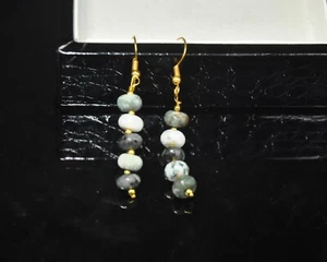 Natural Ágata Pendientes Largos, Gris Y Cuentas Blancas Con Tono Dorado Ganchos - Imagen 1 de 3