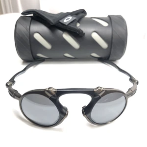 RARE OAKLEY MADMAN SUNGLASSES Pewter Frames w/ Black Iridium Polarized Lenses - Picture 1 of 6
