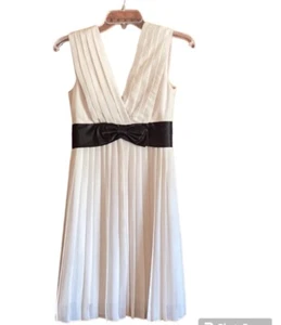 Max and Cleo Formal Cocktail Ivory Black Sheer V-Neck Cut Dress Fully Lined EUC - Picture 1 of 15