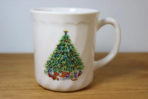 Noel Salem 1 Mug (s) Porcelle France Glass 3 1/2 " Swirl Christmas Wreath & Tree - Picture 1 of 7