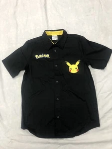 Niños Pokemon Negro Manga Corta Botón Arriba Camisa Tamaño Grande Nuevo Sin Etiqueta - Imagen 1 de 3