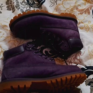 EUC TIMBERLAND BERRY PURPLE GIRLS SZ 12 LEATHER BOOTS COMBAT BOOTIES WATERPROOF - Picture 1 of 6