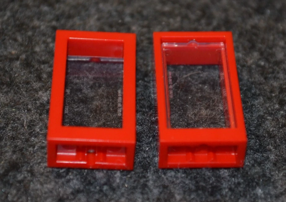 (2) 1x2x3 RED Window Frame w/ Clear Glass - NEW Lego Building / House - Image 1 of 1