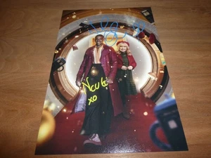 NCUTI GATWA & NICOLA COUGHLAN signed 12X8 photo DOCTOR WHO + COA - Foto 1 di 2