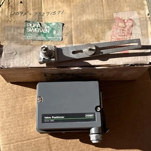 Fisher Controls Type 3660 Valve Positioner 3-15 NPT - Picture 1 of 10