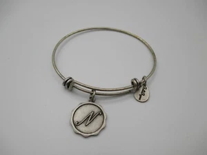 Bella Ryann "N" Vintage Silver Tone Round Scallop Charm Bracelet Expandable - Picture 1 of 4