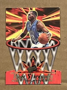1996-97 PRESS PASS - NET BURNERS DIE CUT  - JERRY STACKHOUSE 76ERS ROOKIE #NB34 - Picture 1 of 2