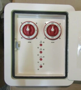 GRADY WHITE 300MY DUAL BATTERY SWITCH SELECTOR BOX #14-012-19 **NEW O - Picture 1 of 8
