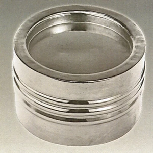 UMA Classics Metal Candle Holder Chrome/Silver- NEW IN BOX - model #32892 - Picture 1 of 7