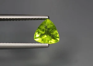 1.19 CTS_TOP GRADE !!! STUNNING LUSTER GEM_100 % NATURAL PERIDOT_ PAKISTAN - Picture 1 of 3