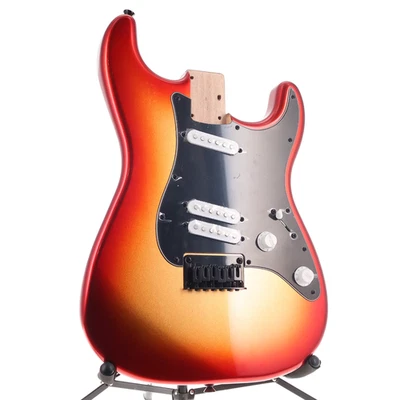 Cuerpo Squier Stratocaster Serie Contemporánea HT Sunset Metálico Completamente Cargado Foto 1 de 4
